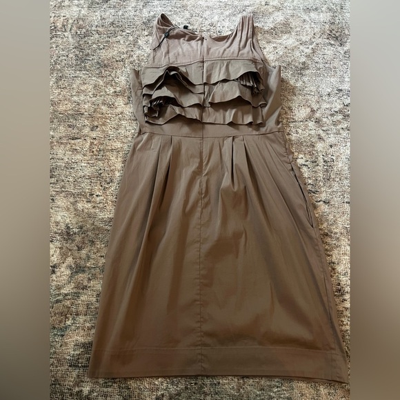 BCBG Mocha Brown Sleeveless Dress Size 6 BNWOT - Picture 3 of 4